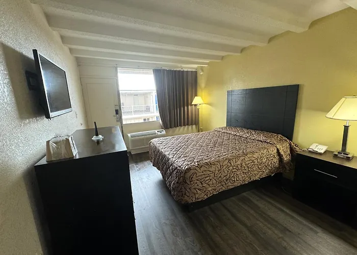 James River Inn & Suites