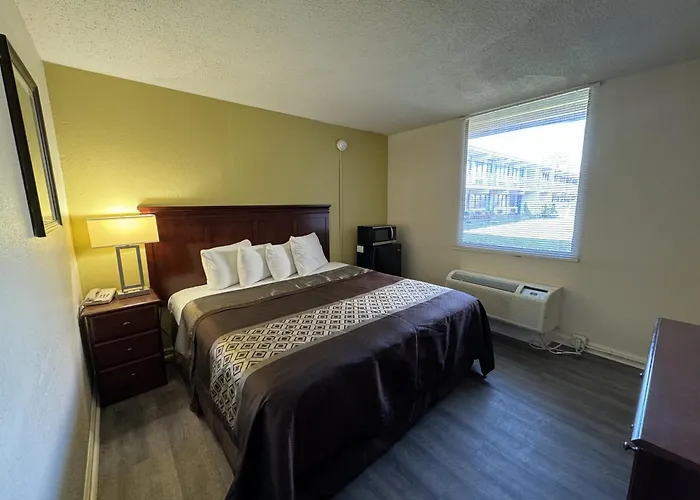 James River Inn & Suites